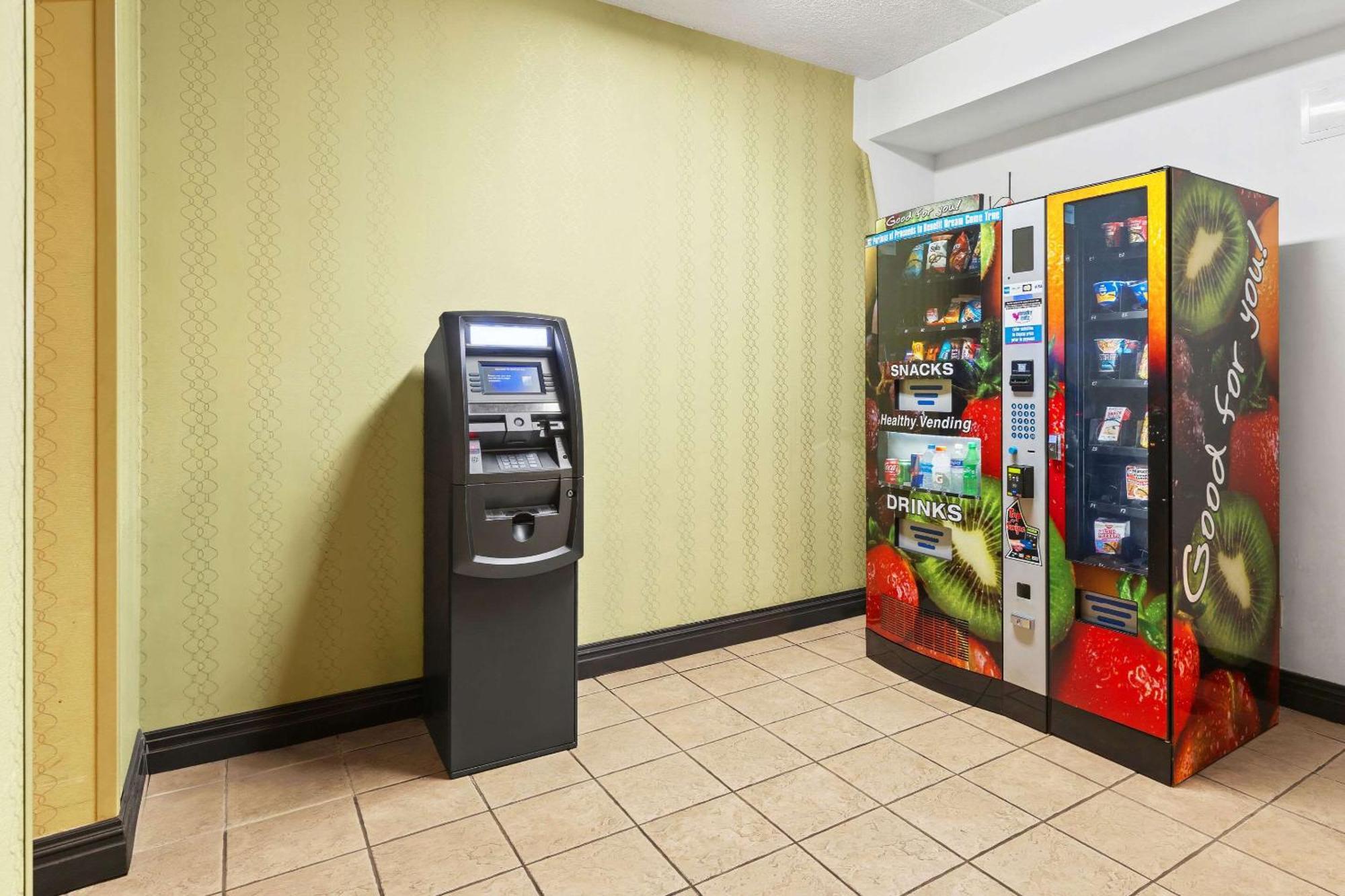 Comfort Inn Lehigh Valley West Fogelsville Bagian luar foto