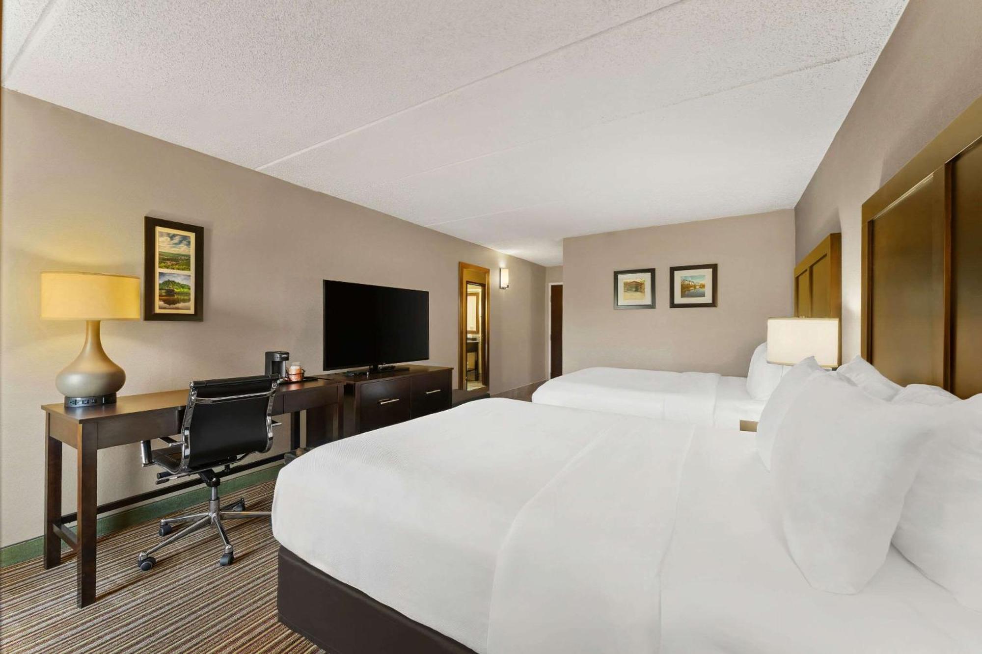 Comfort Inn Lehigh Valley West Fogelsville Bagian luar foto
