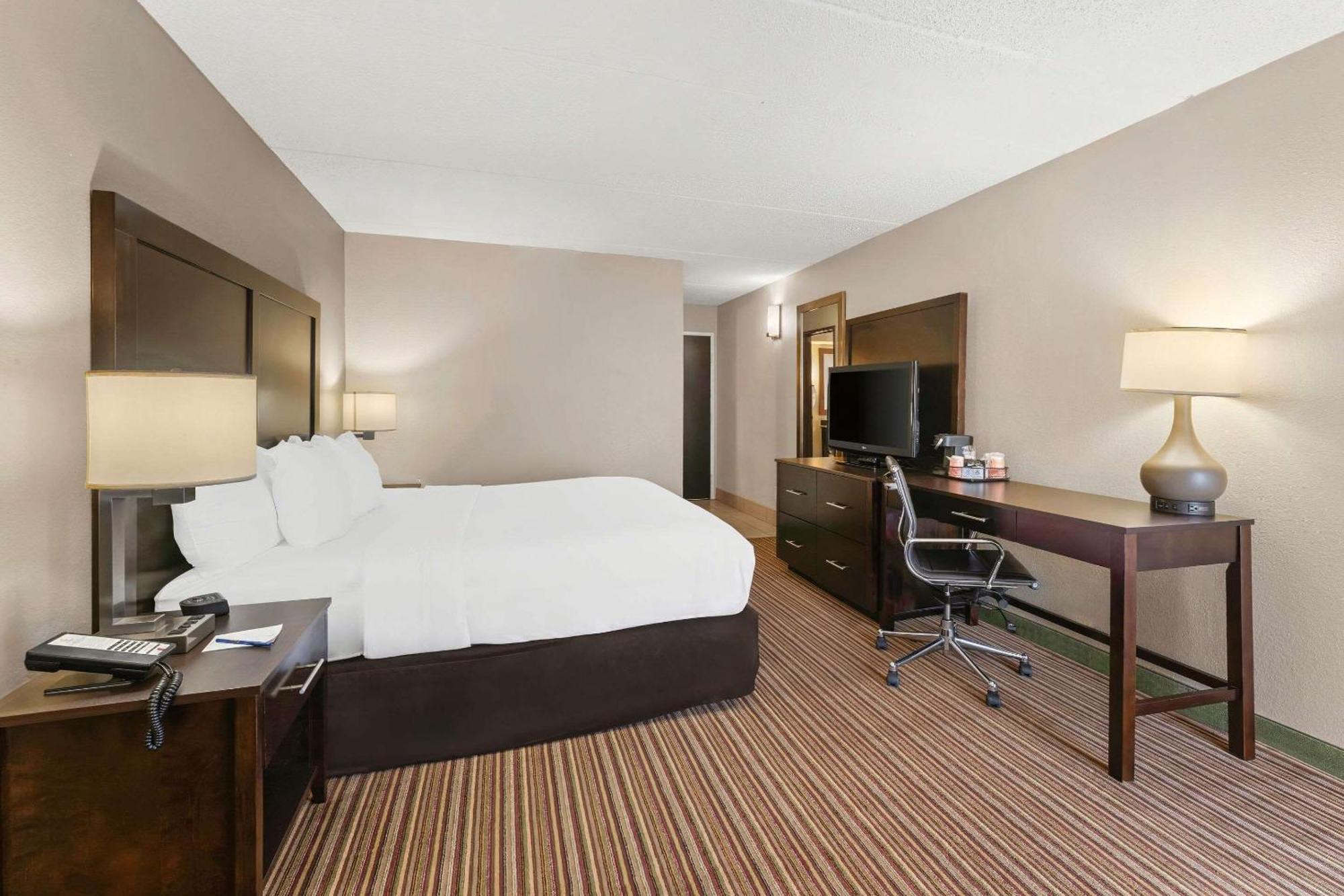 Comfort Inn Lehigh Valley West Fogelsville Bagian luar foto