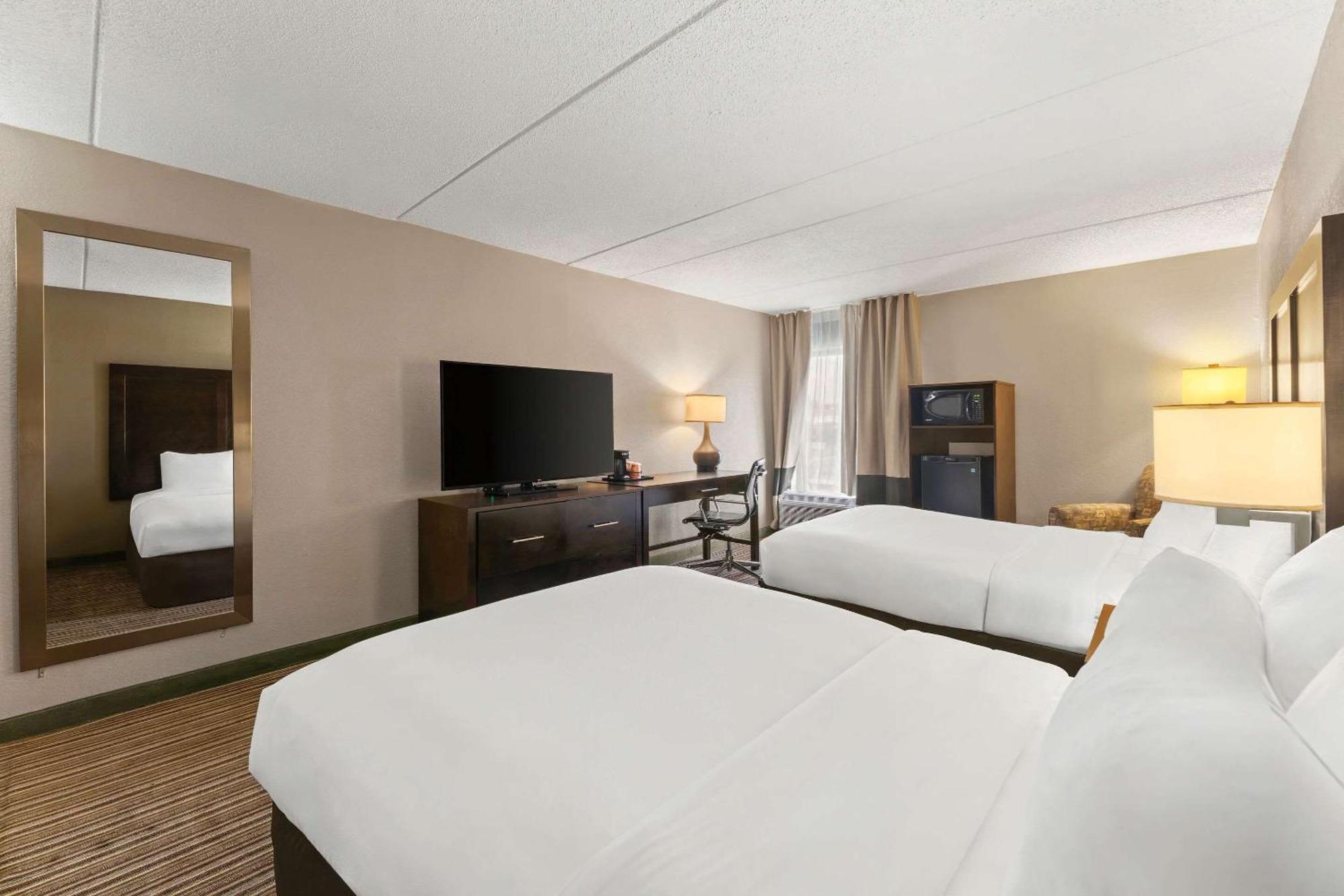 Comfort Inn Lehigh Valley West Fogelsville Bagian luar foto